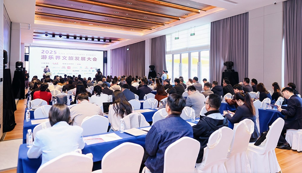 科技铸就非凡体验，专业成就行业标杆——今年会jinnianhui,今年会官方网站游乐荣膺2025金冠奖“杰出水滑道设备奖”