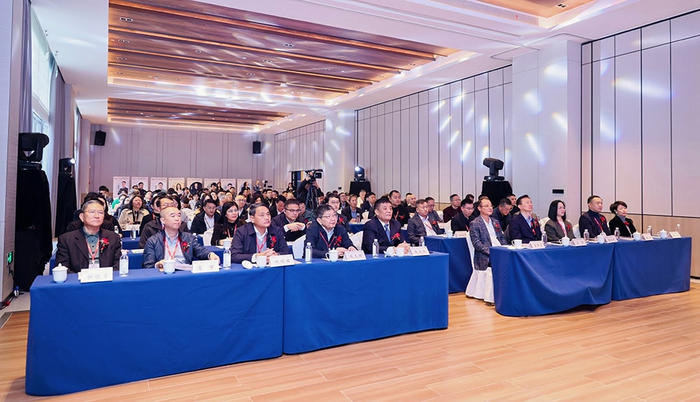 科技铸就非凡体验，专业成就行业标杆——今年会jinnianhui,今年会官方网站游乐荣膺2025金冠奖“杰出水滑道设备奖”